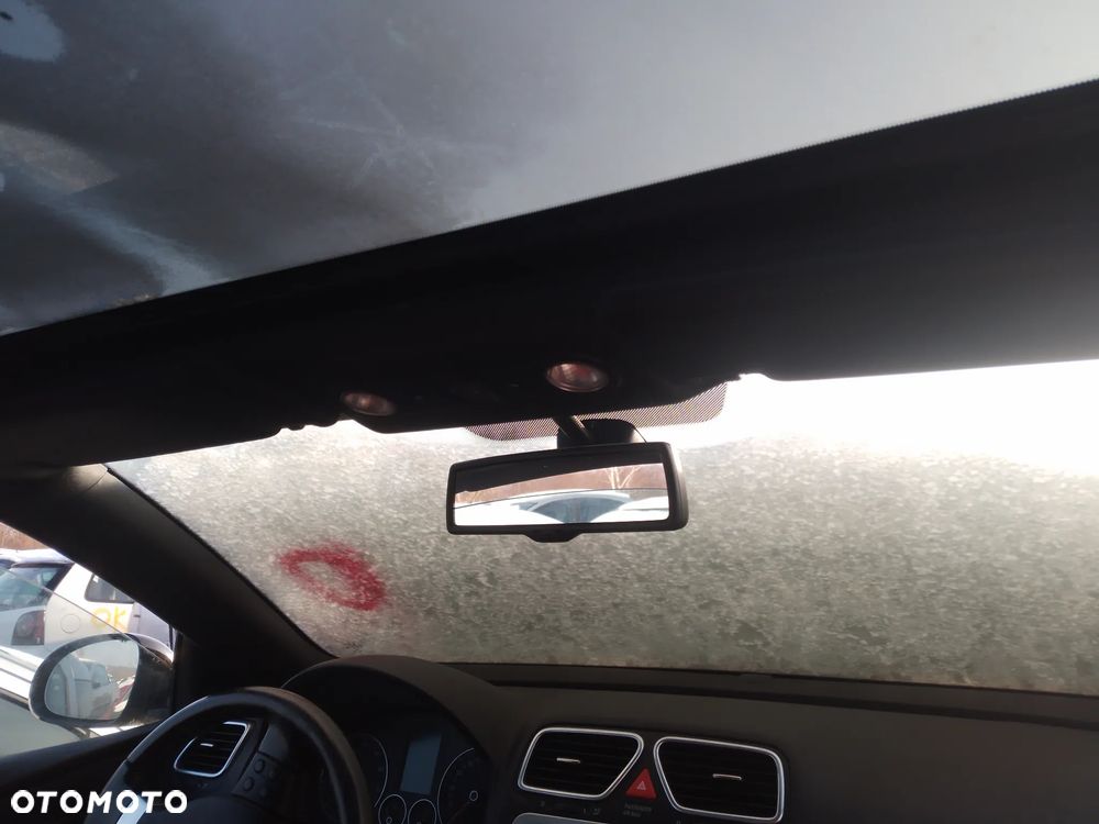 VW EOS 2.0 FSI 05-10 -  SCHOWEK PASAŻERA - 28