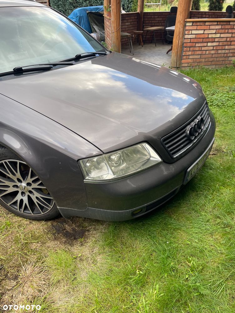 Audi A6 Avant 2.4 - 1