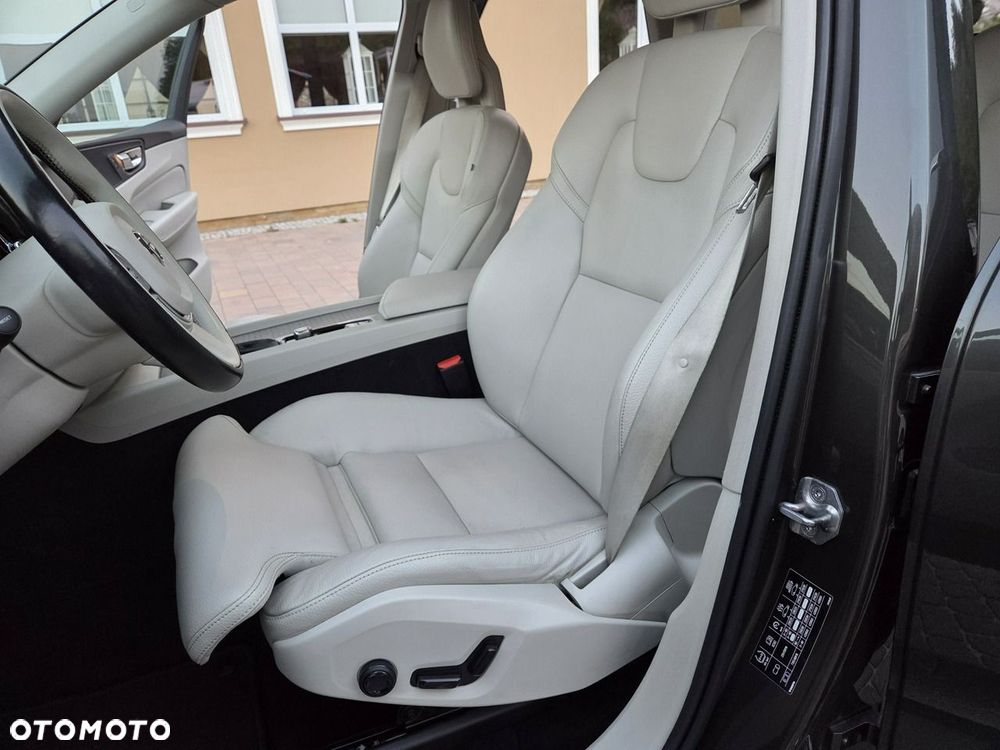 Volvo XC 60 - 10