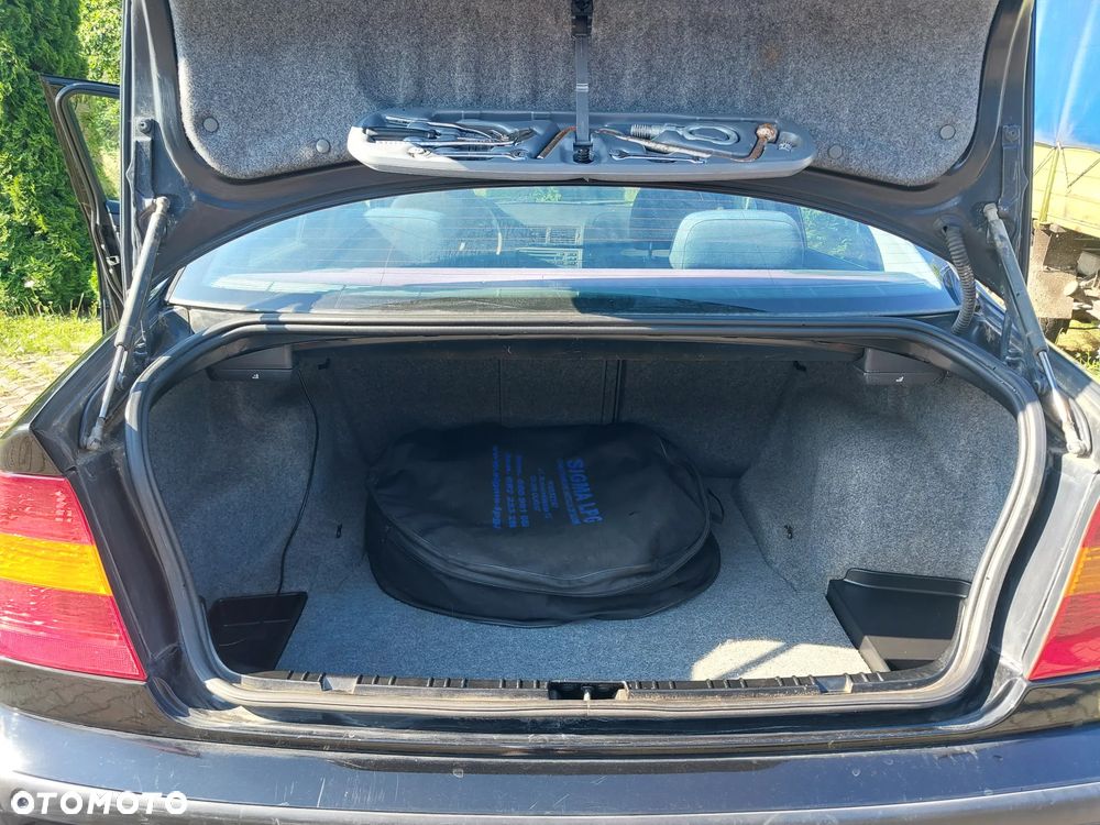 BMW Seria 3 - 18