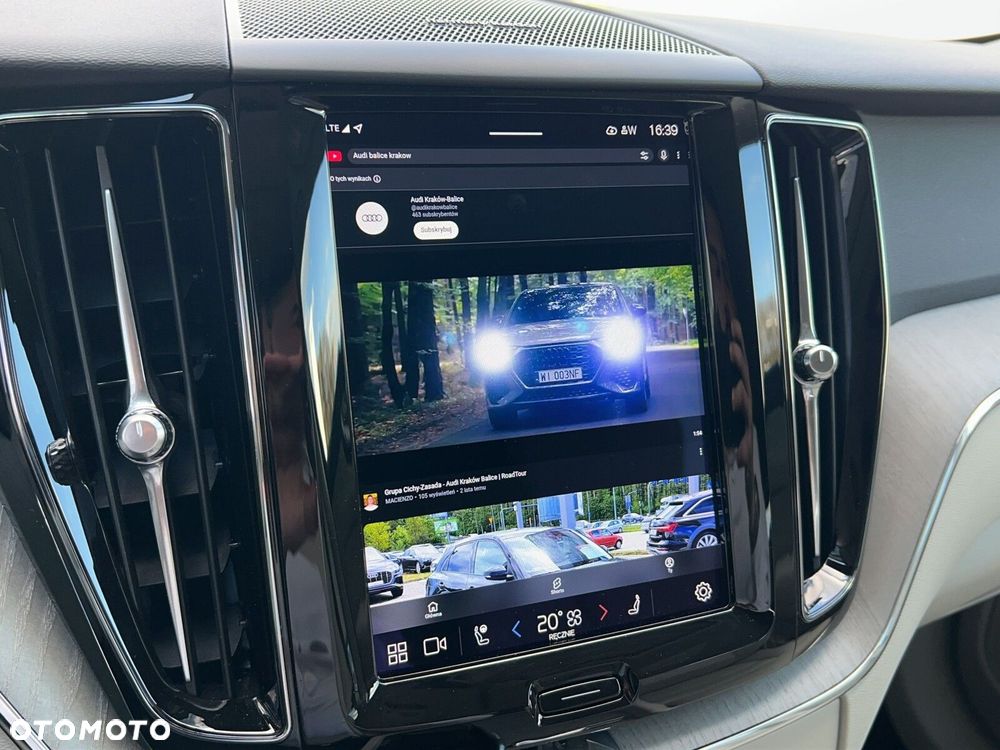 Volvo XC 60 B5 B AWD Plus Dark - 28
