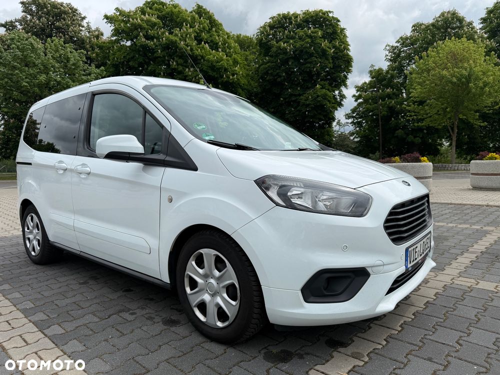 Ford Tourneo Courier 1.5 TDCi Trend - 24