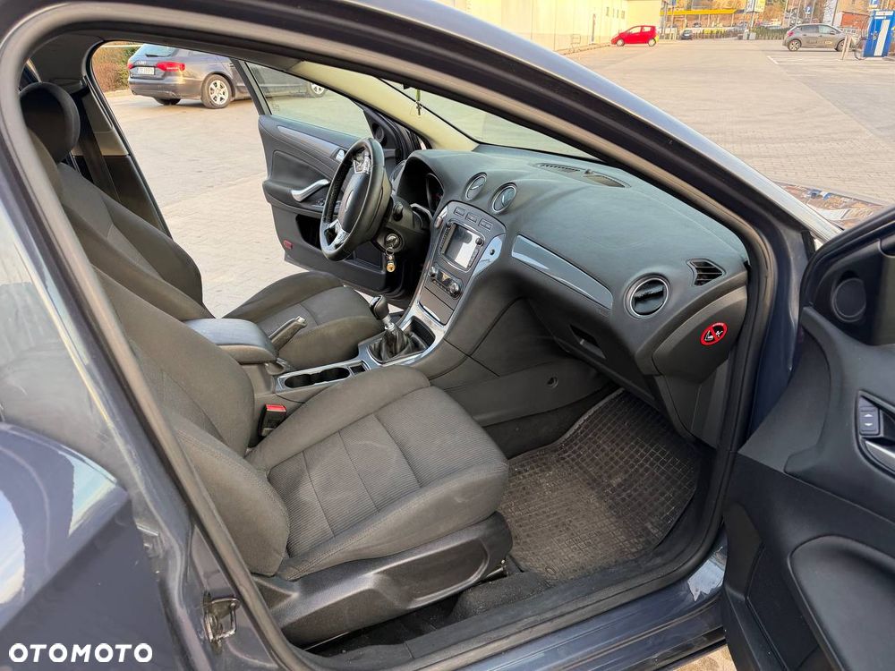 Ford Mondeo 1.8 TDCi Ambiente - 11