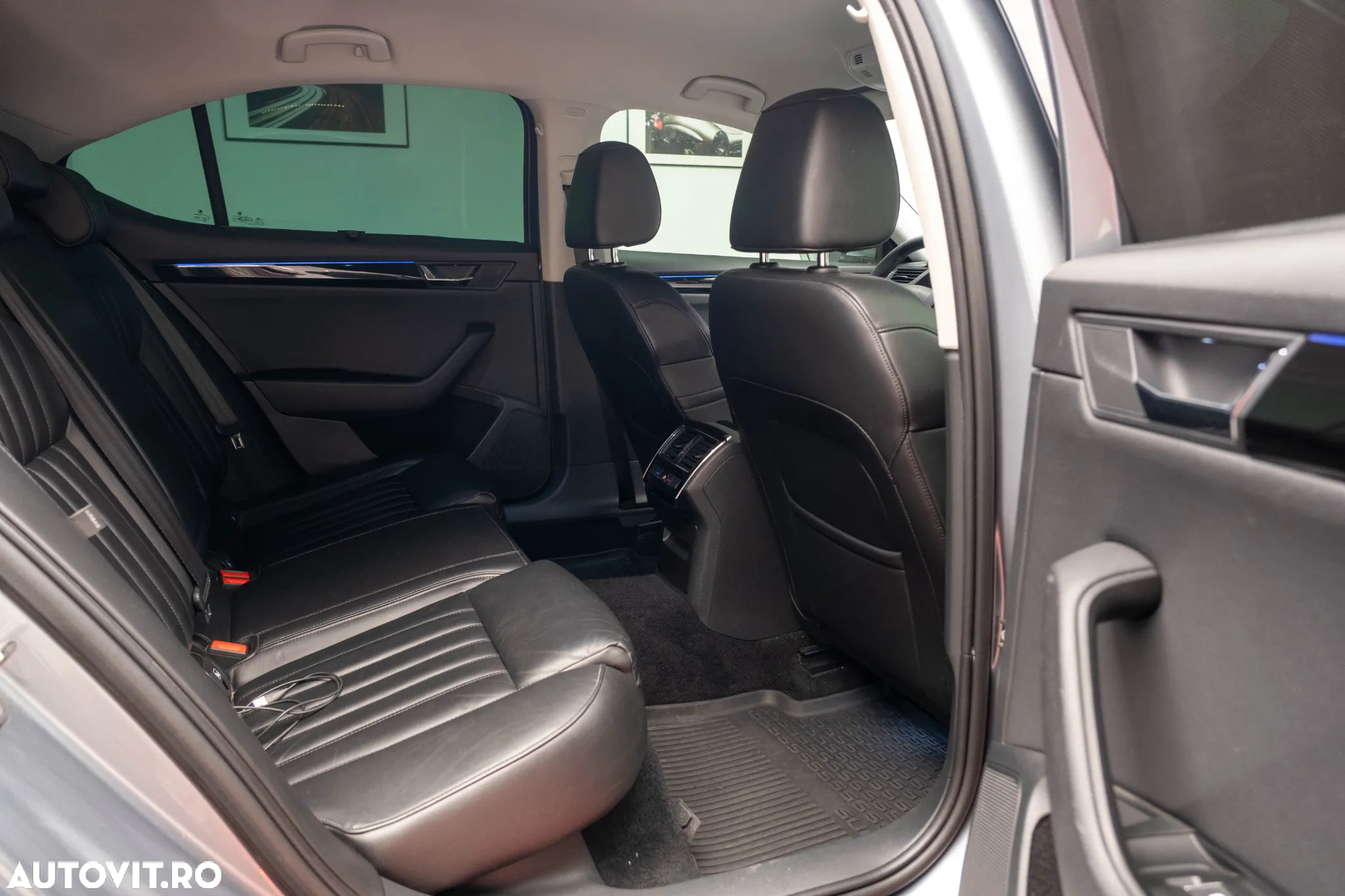Skoda Superb 2.0 TDI DSG 4X4 Laurin & Klement - 8