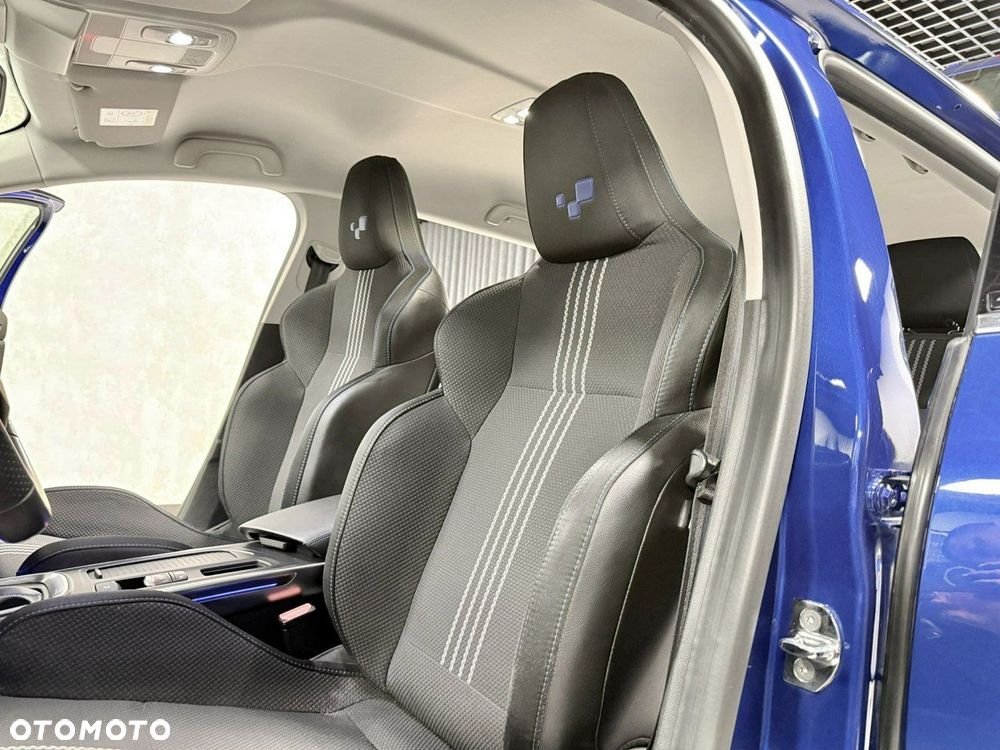 Renault Megane ENERGY TCe 205 EDC GT - 28