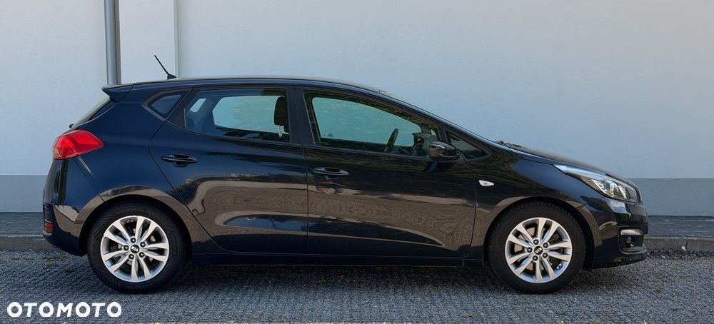 Kia Ceed 1.4 CVVT UEFA EURO 2016 - 3
