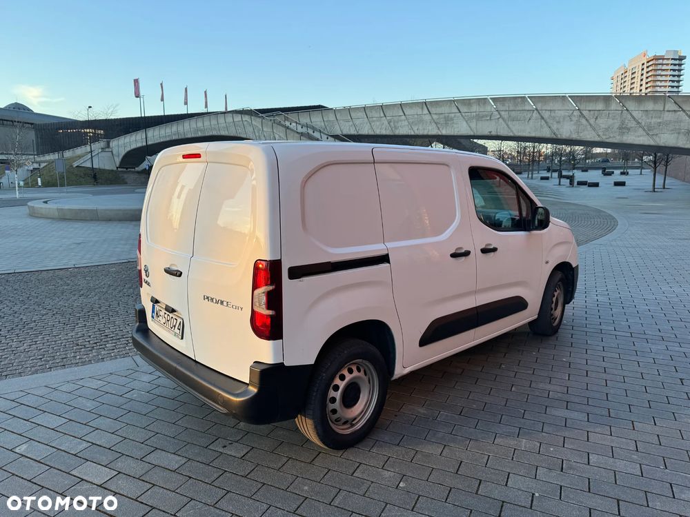 Toyota Proace City - 10