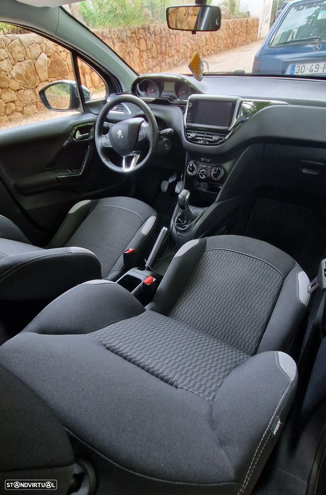 Peugeot 208 PureTech 82 Style - 25