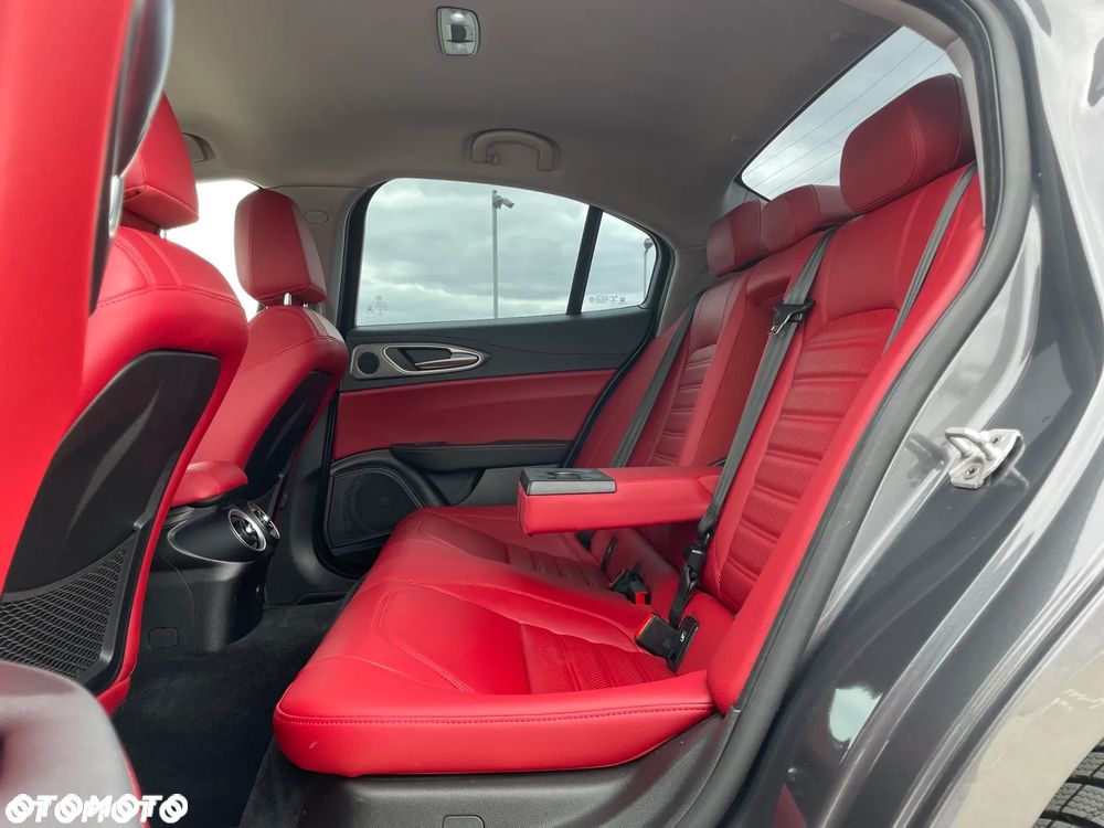 Alfa Romeo Giulia 2.0 Turbo Veloce Q4 - 27