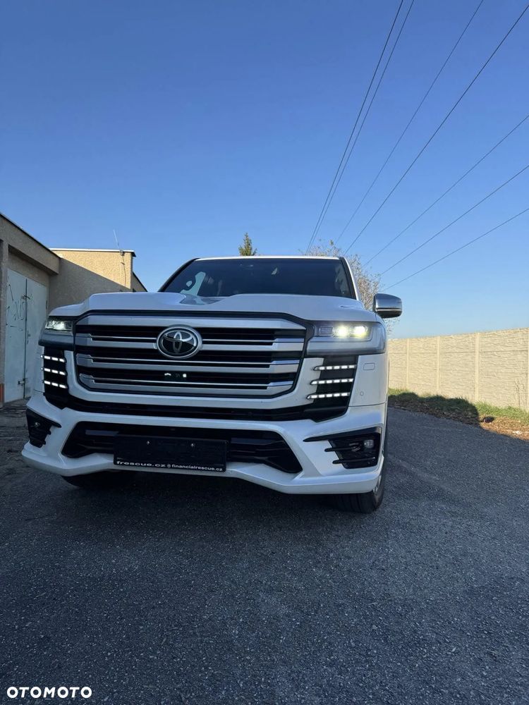 Toyota Land Cruiser - 2