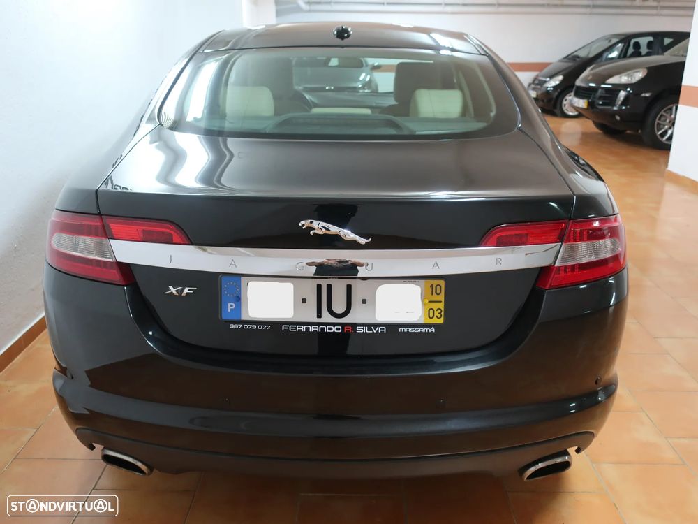 Jaguar XF 3.0 D V6 Luxury - 10