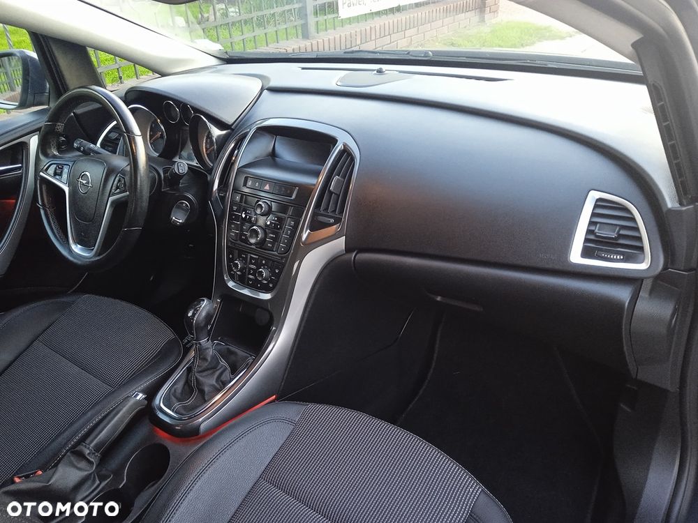 Opel Astra 1.4 T Cosmo - 16