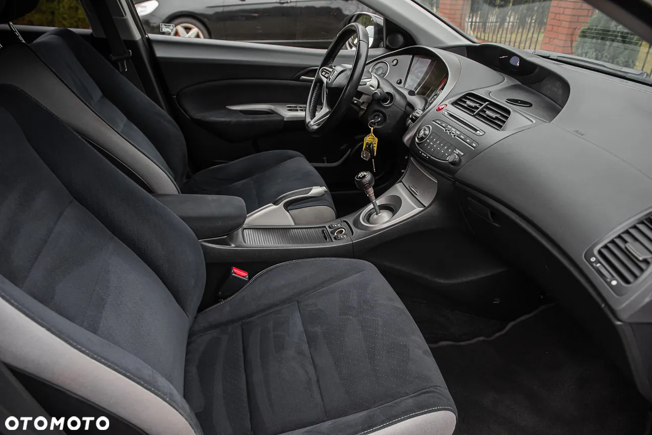 Honda Civic 1.8 Comfort - 26