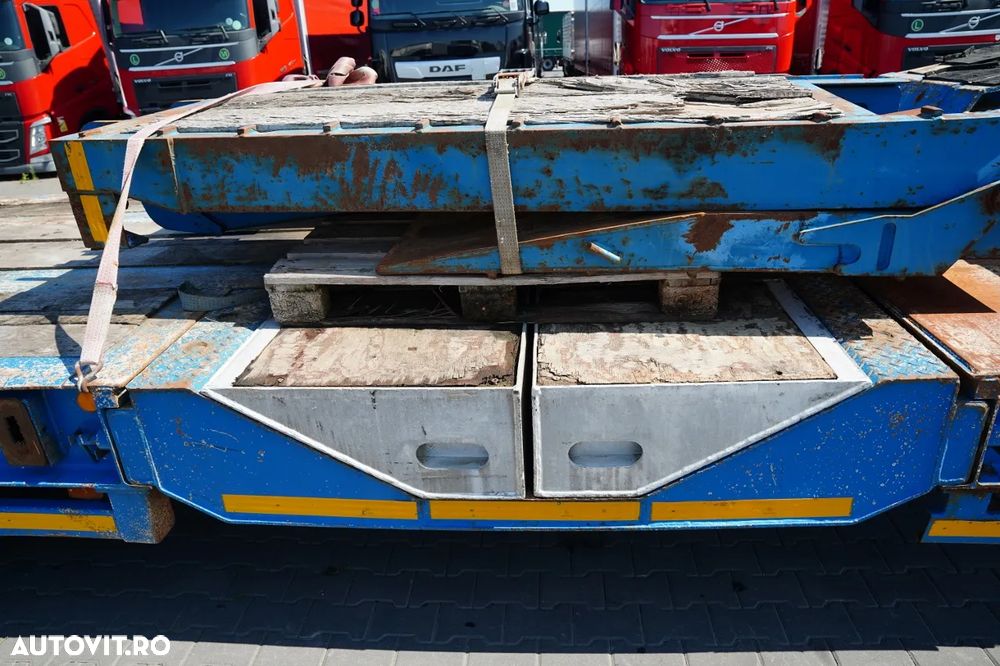 Trax / REMORCĂ JOS / REMORCĂ AUTO 15,3 M / 4 AXE (2 DE DIRECȚIE) / - 17