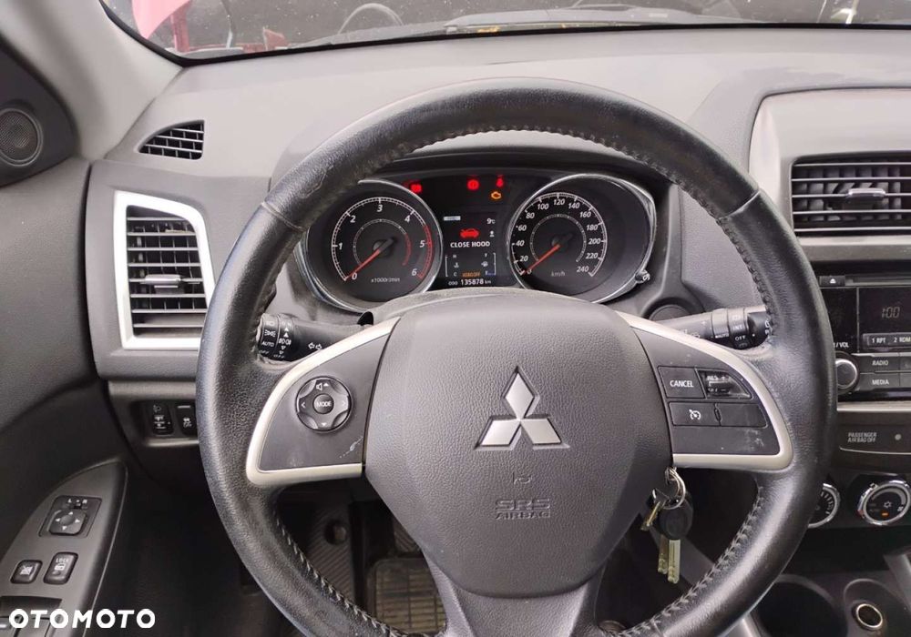 Mitsubishi ASX - 12