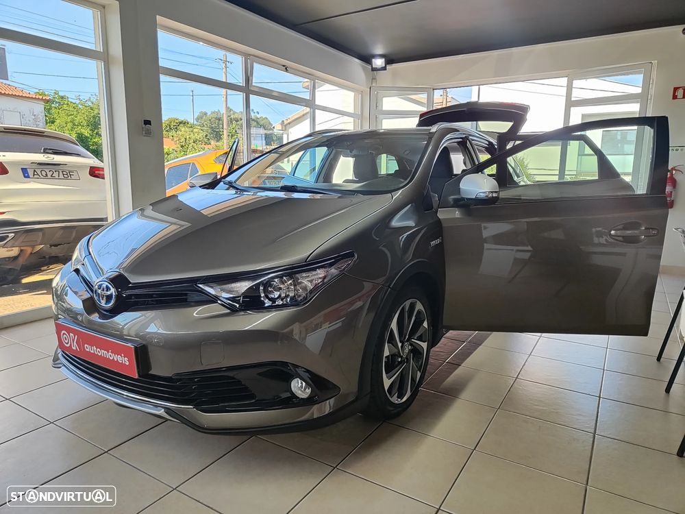 Toyota Auris Touring Sports 1.8 HSD Comfort +P.Techno+P.Sport - 21
