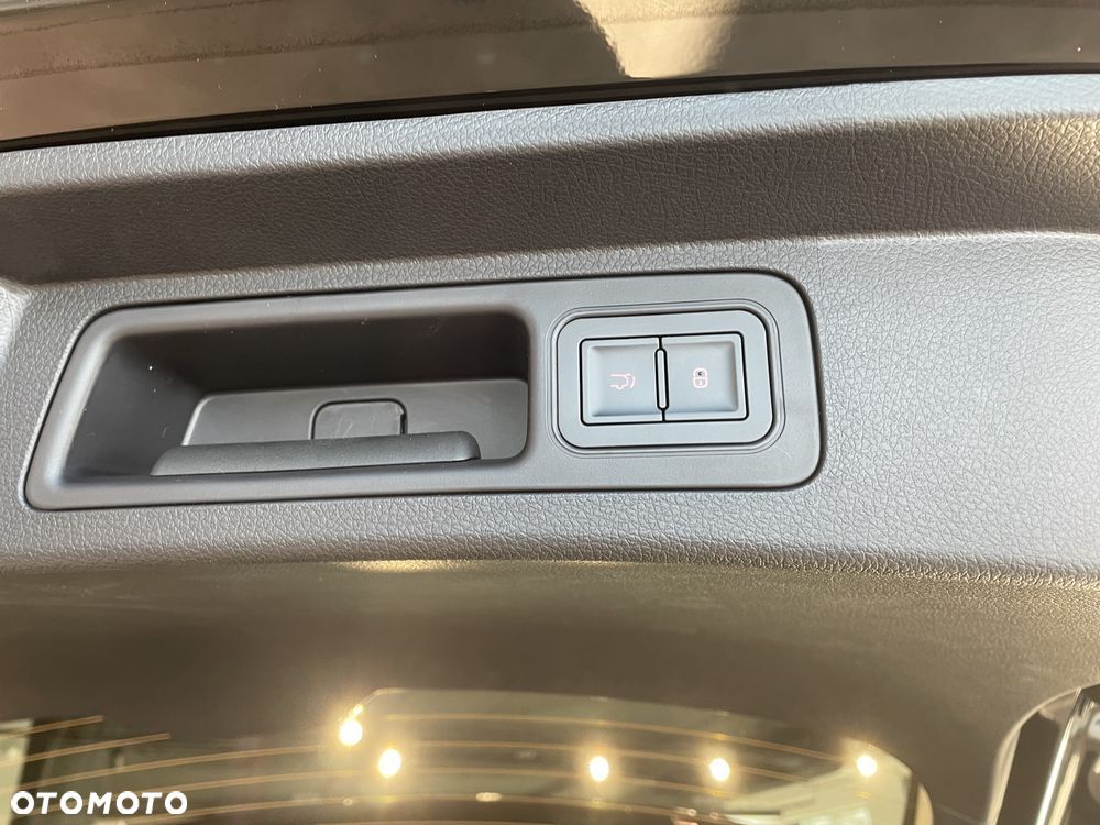 BYD Seal U DM-i 1.5T Design AWD - 11