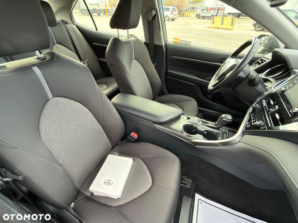 Toyota Camry 2.5 Hybrid Comfort CVT - 14