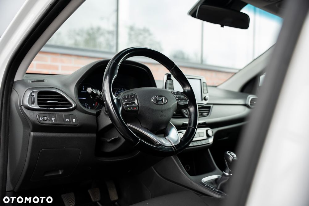 Hyundai i30 1.6 D Style - 24