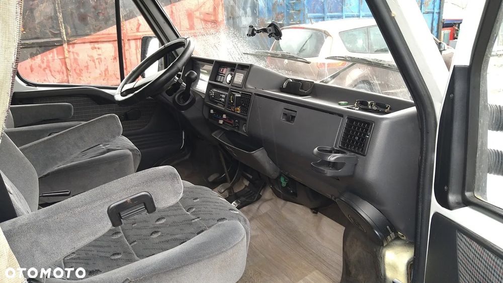 Peugeot j5 - 5