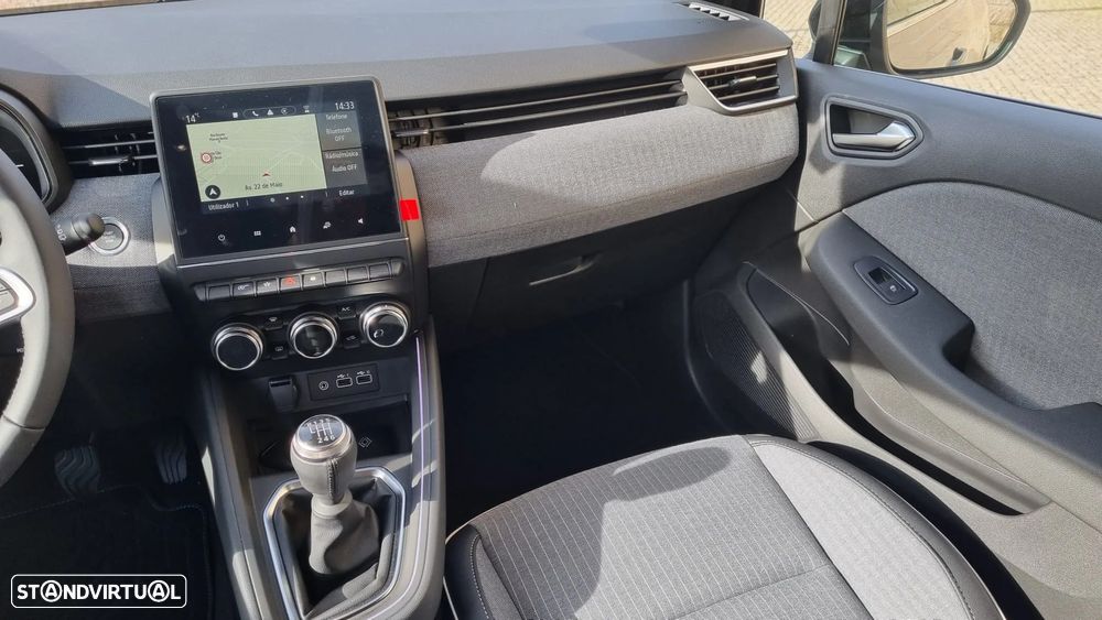 Renault Clio 1.0 TCe Techno Bi-Fuel - 19