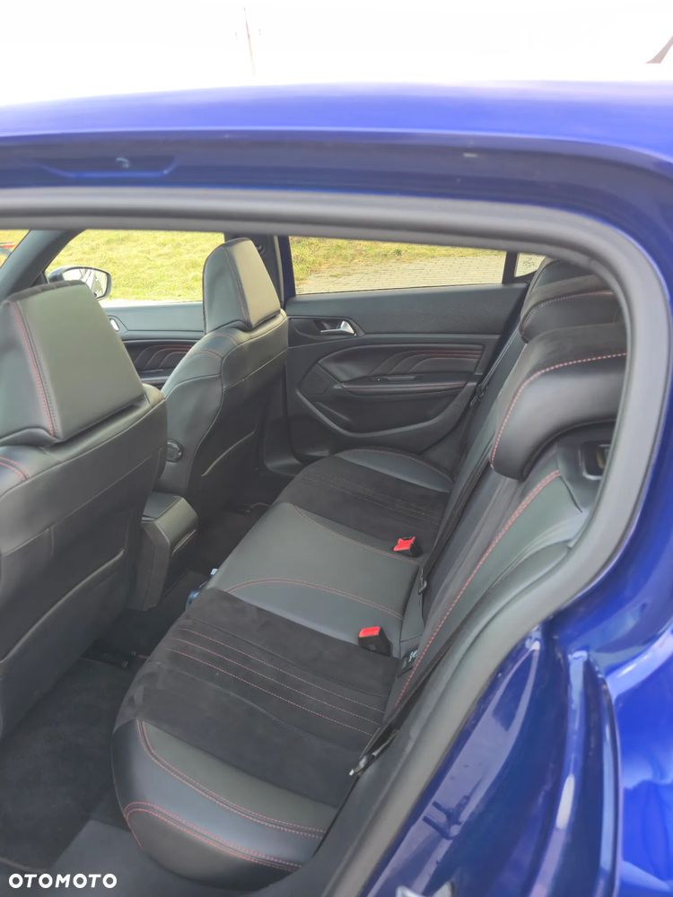 Peugeot 308 ver-bluehdi-fap-150-stop-start-gt--line-edition - 15