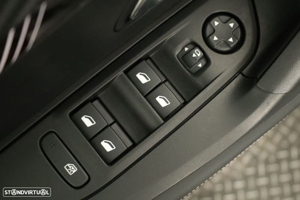 Peugeot 2008 1.2 PureTech Allure - 20