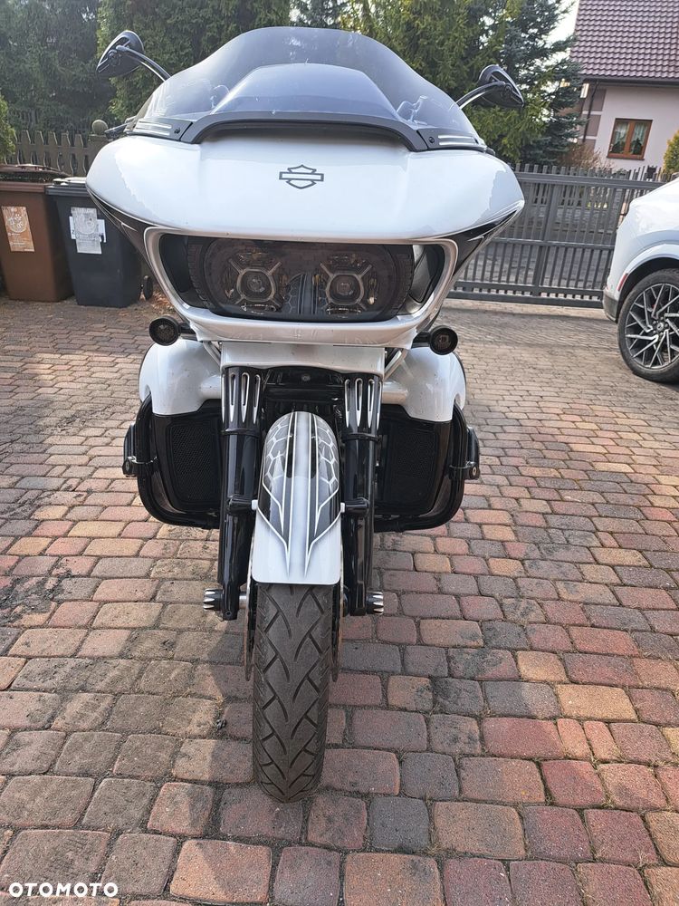 Harley-Davidson Touring Road Glide - 2