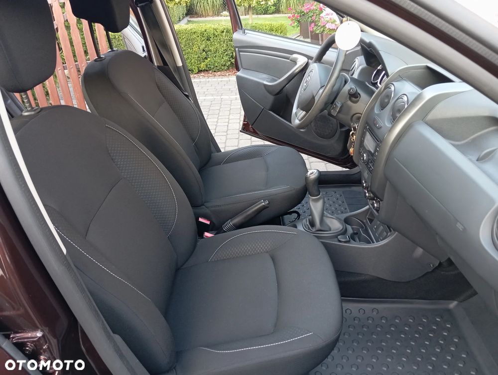 Dacia Duster 1.6 SCe Laureate S&S - 28