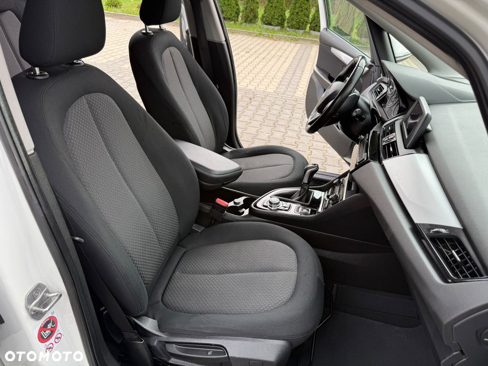 BMW Seria 2 216d - 22