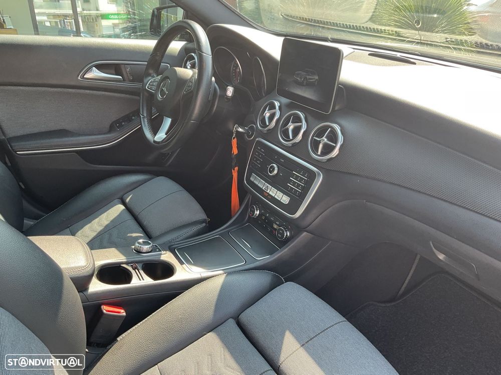 Mercedes-Benz GLA 180 d Style Aut. - 32