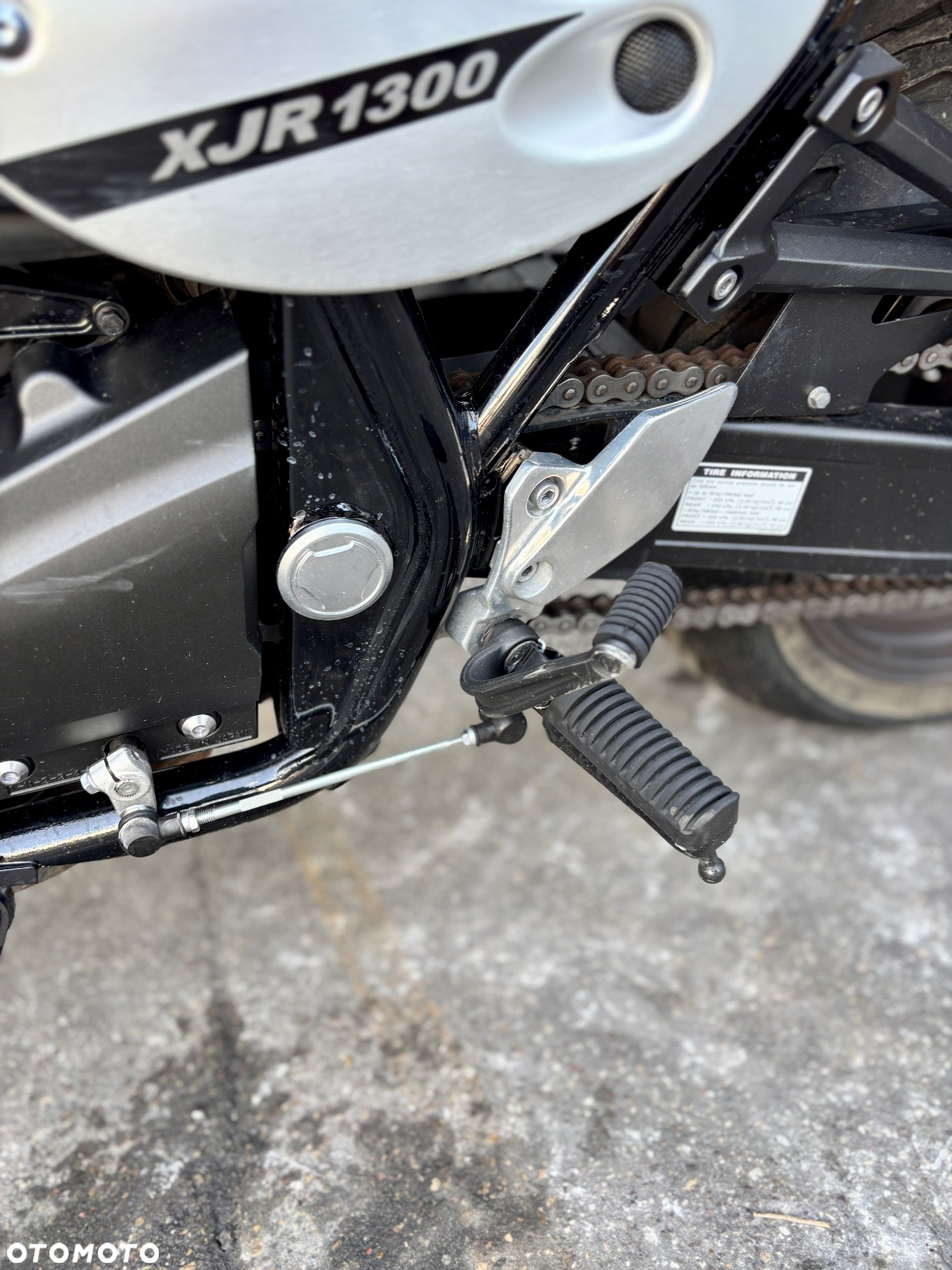 Yamaha XJR - 3