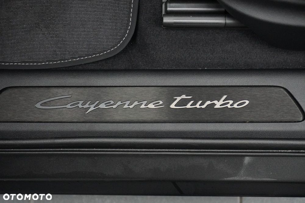 Porsche Cayenne - 27