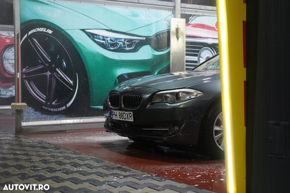 BMW Seria 5 520d - 23