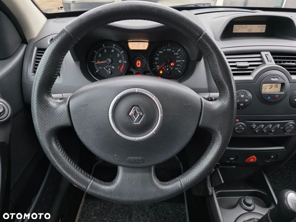Renault Megane 1.6 Dynamique - 11