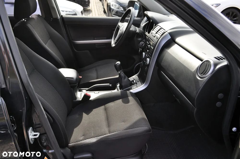 Suzuki Grand Vitara 2.0 Comfort - 30