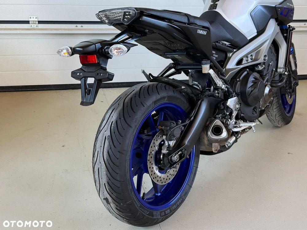 Yamaha MT - 24