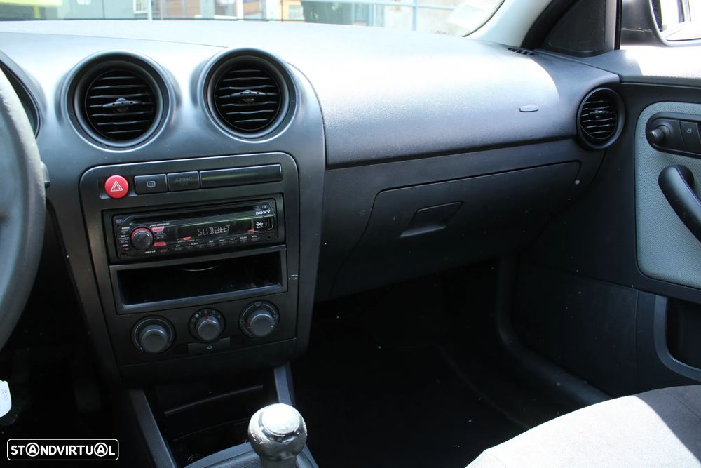 SEAT Ibiza 1.4 16V Signo - 12