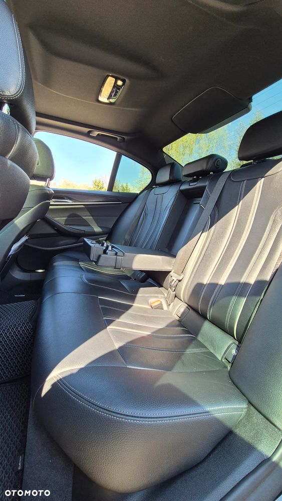 BMW Seria 5 530e iPerformance M Sport sport - 36
