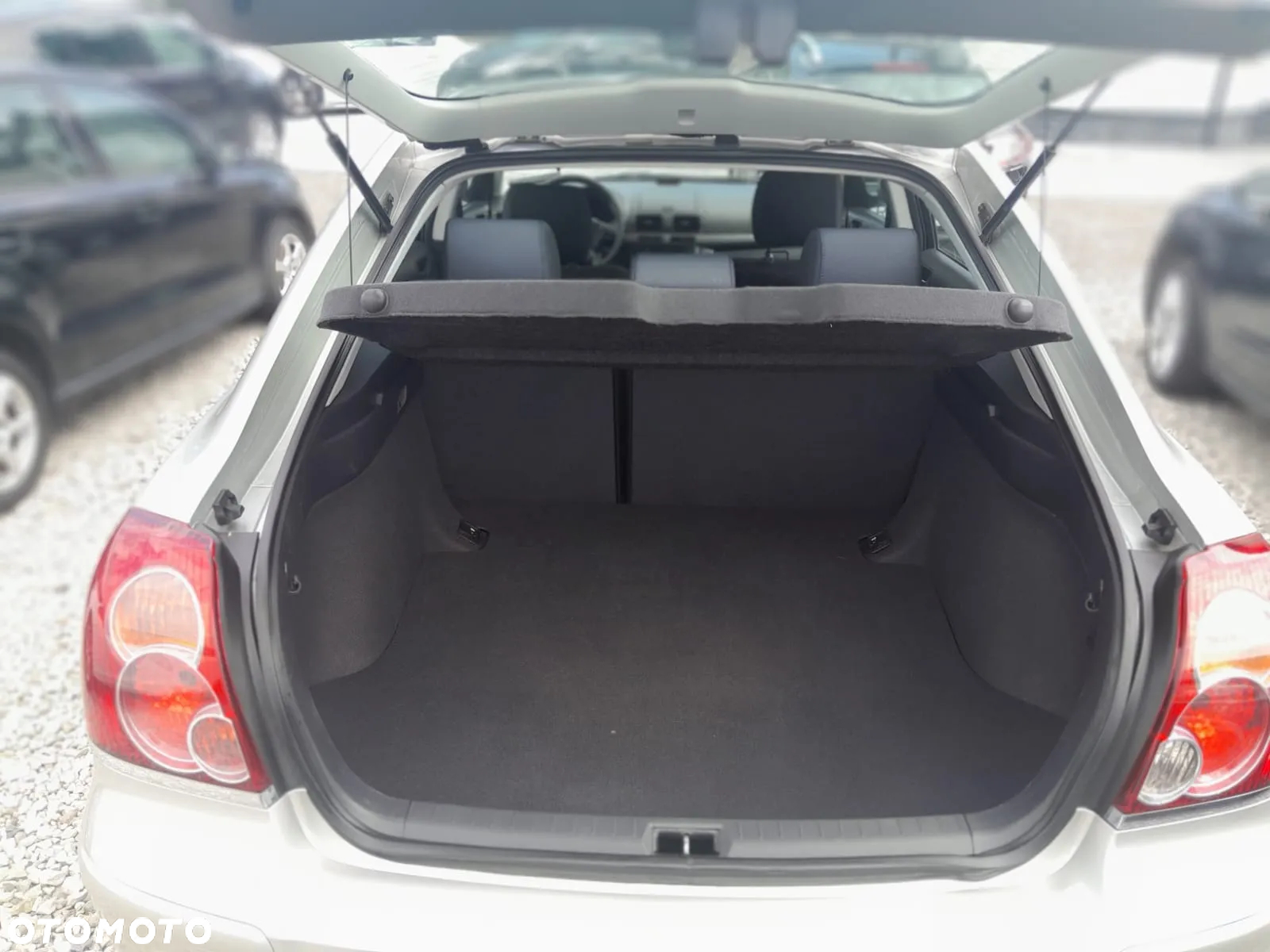 Toyota Avensis 2.0 D-4D Executive - 20