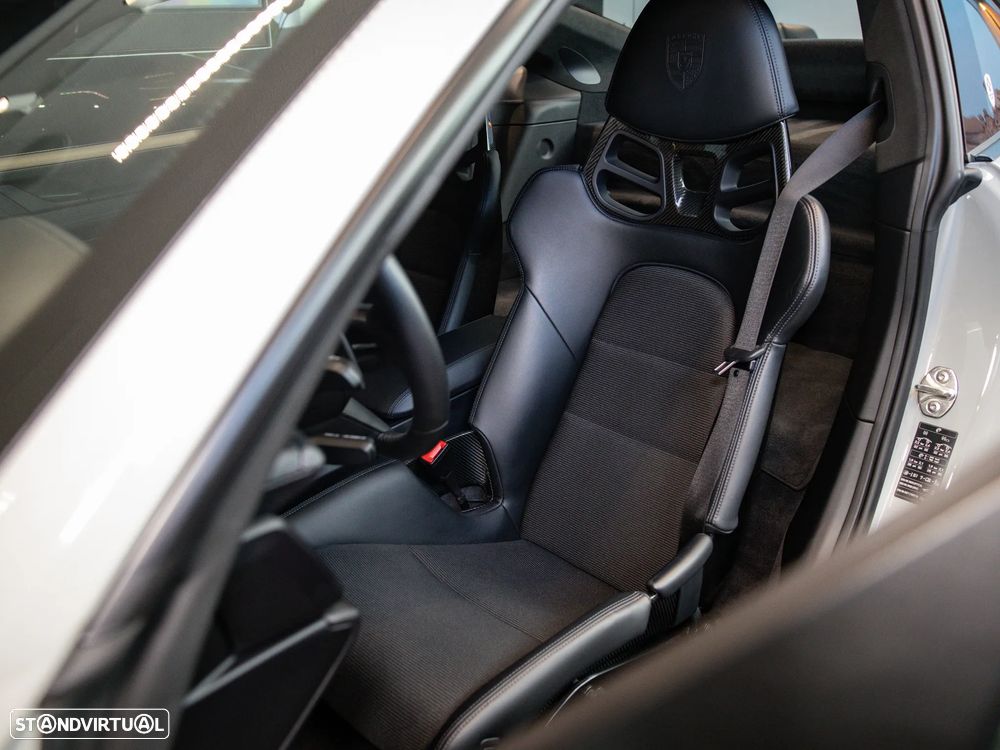 Porsche 911 (992) GT3 PDK Touring Pack - 22