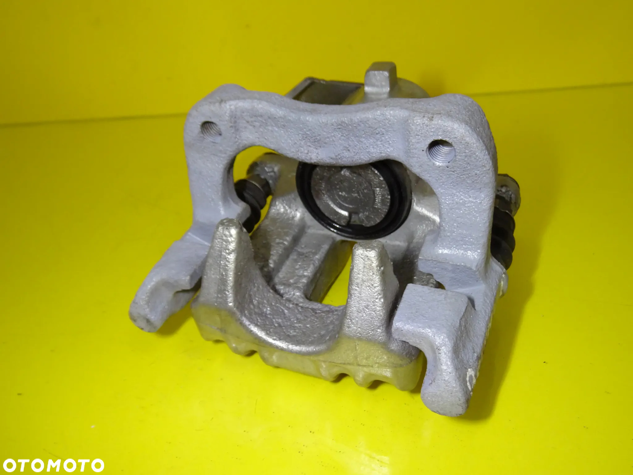 ZACISK ZACISKI HAMULCOWE KOMPLET PRAWY LEWY TYŁ VW GOLF IV Ø 38MM LUCAS NR1 - 17