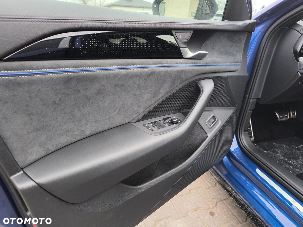 Volkswagen Passat Variant 2.0 TSI R-Line Plus DSG - 10