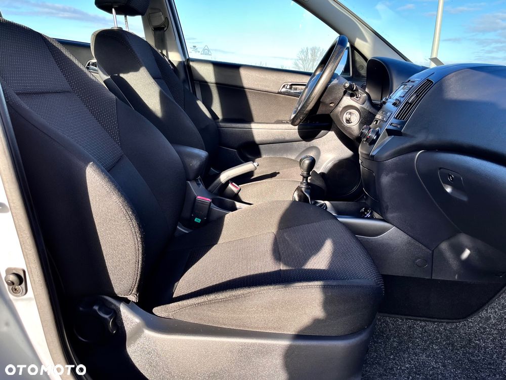 Hyundai i30 1.4 Classic + - 9