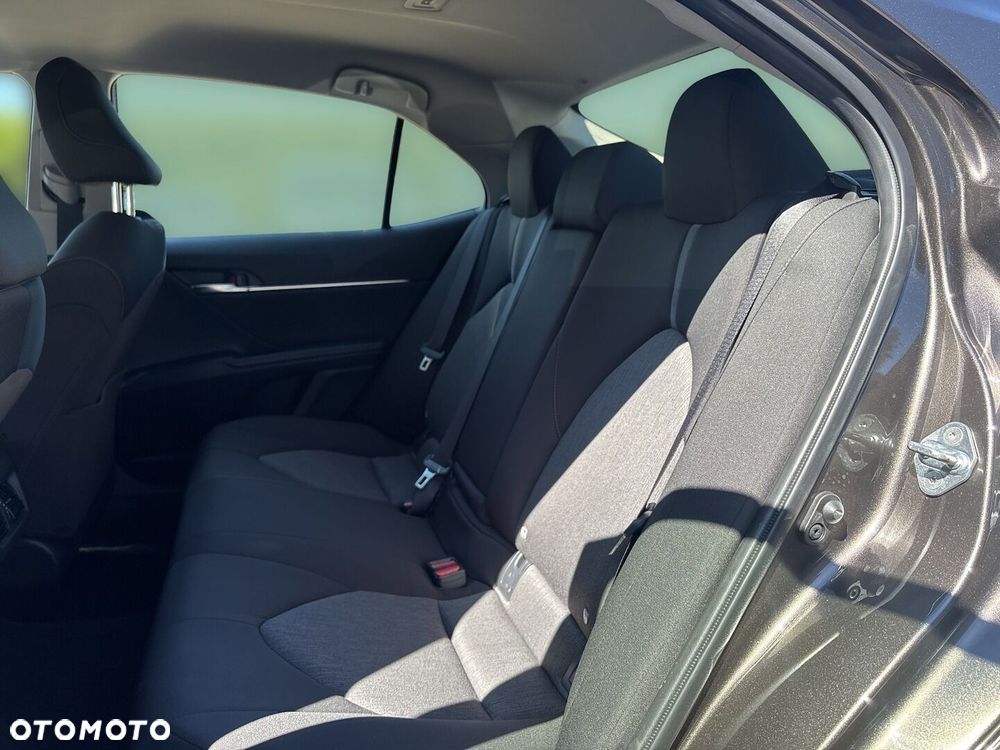 Toyota Camry 2.5 Hybrid Comfort CVT - 16