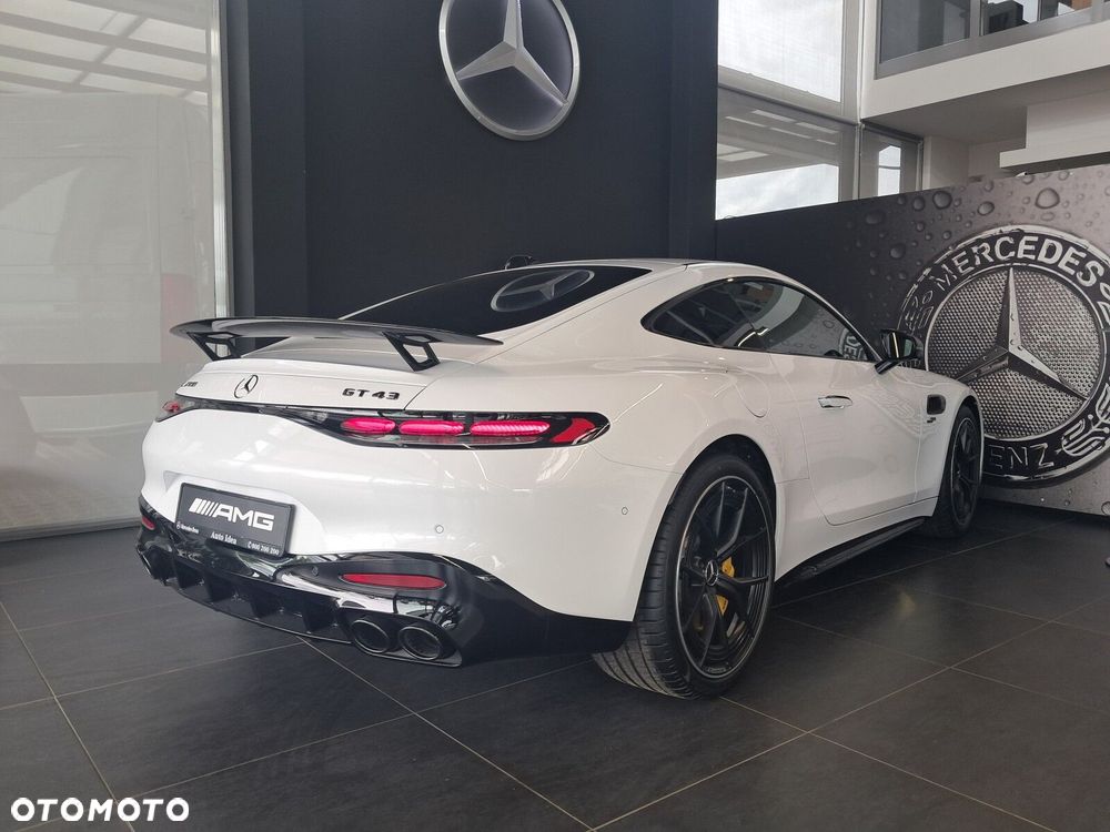 Mercedes-Benz AMG GT - 18