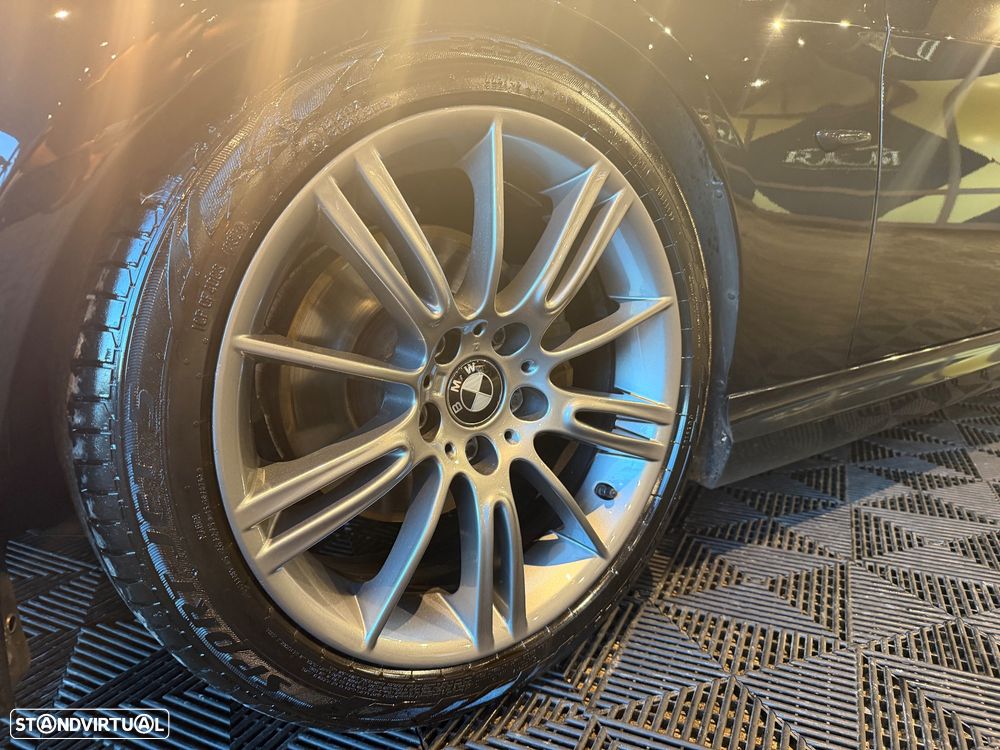 BMW 320 d Navigation Sport - 13