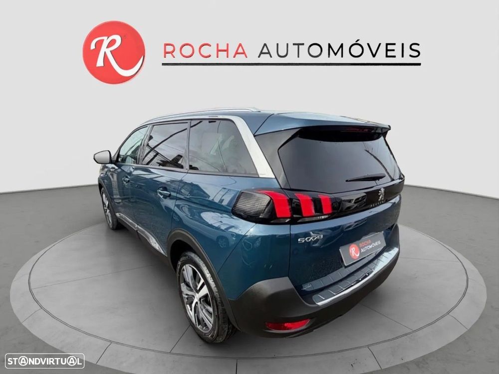 Peugeot 5008 - 8