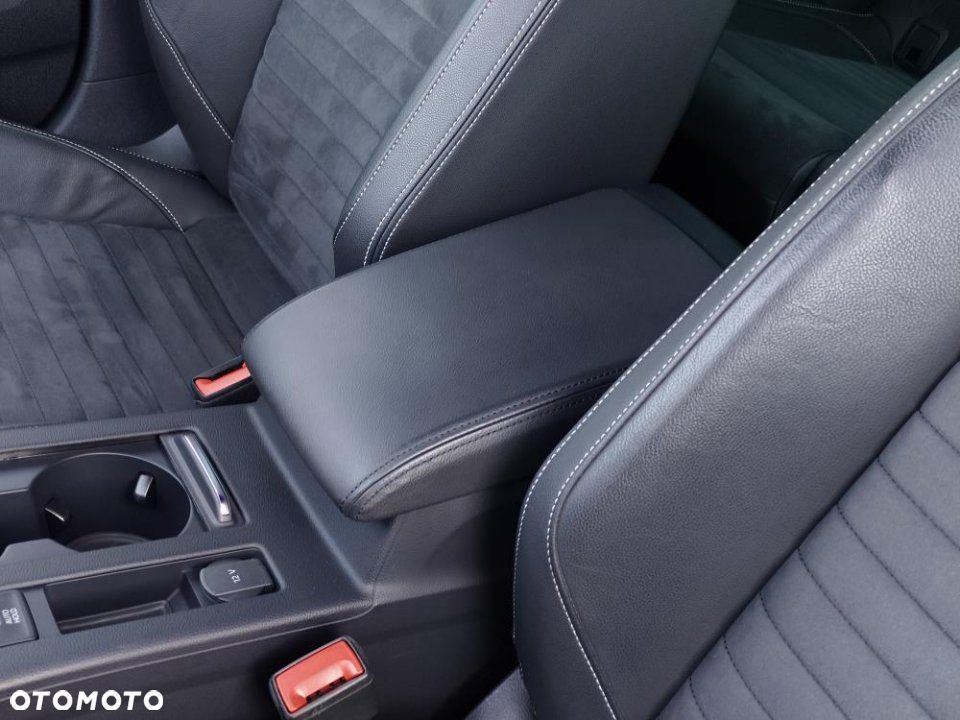 Volkswagen Passat - 32