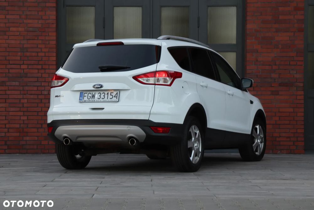 Ford Kuga 2.0 TDCi 2x4 Titanium - 10